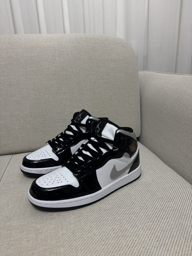Air Jordan 1 Mid