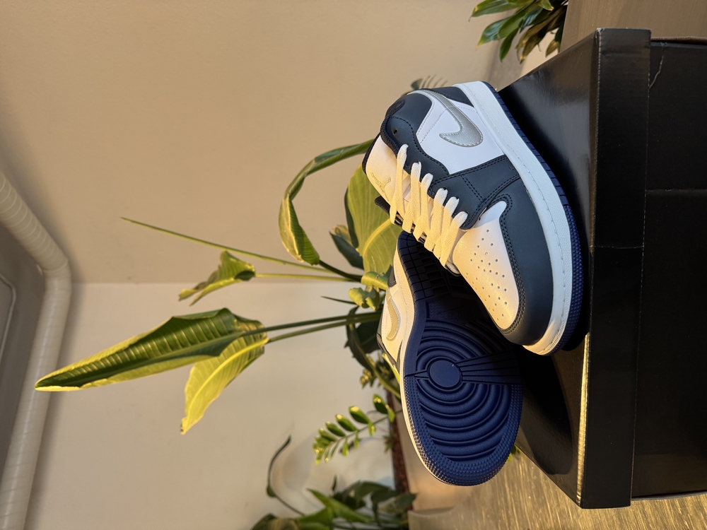 Air Jordan 1 Low Midnight Navy