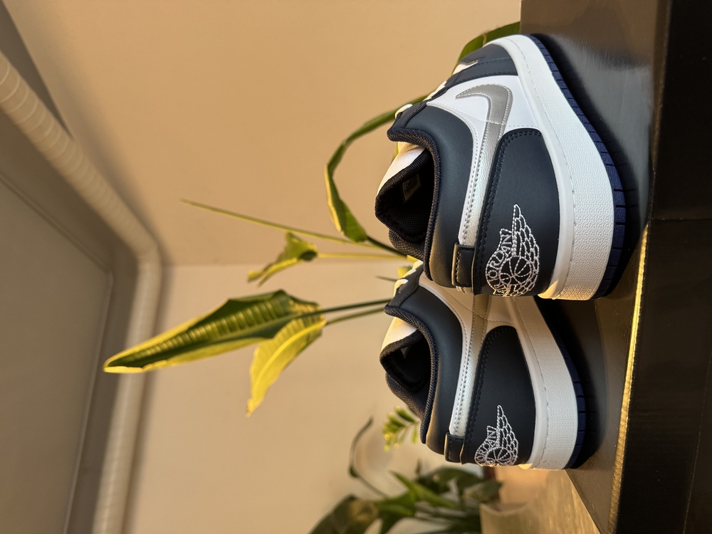 Air Jordan 1 Low Midnight Navy