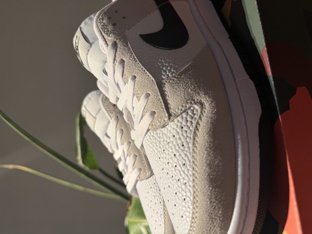 SB Dunk Low Cream