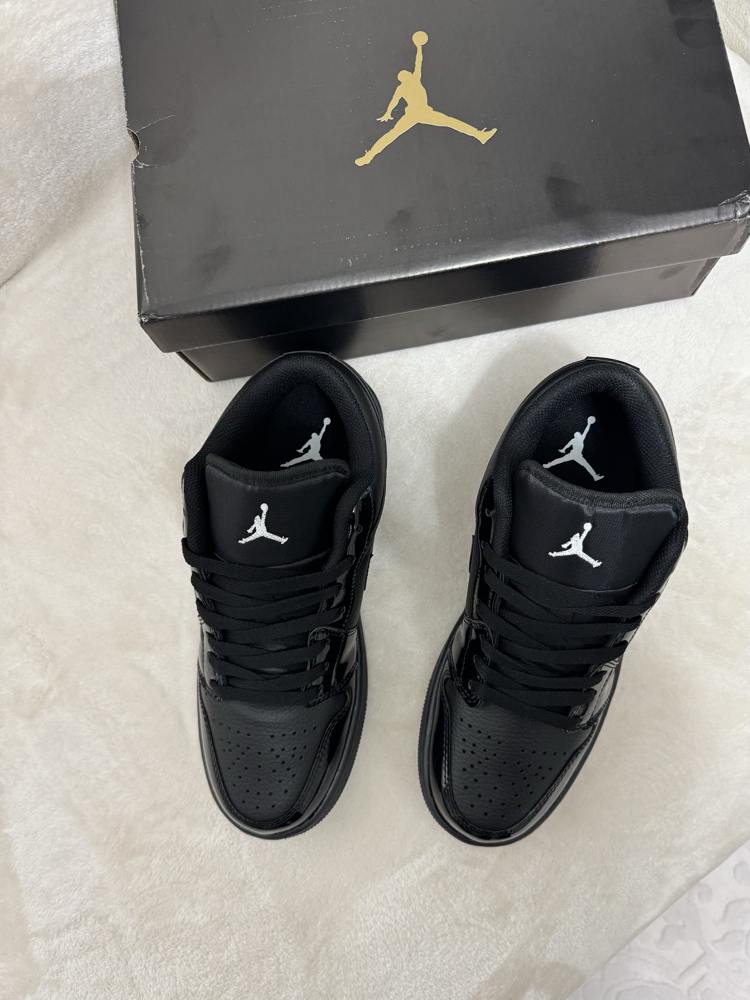 Air Jordan 1 Low Full Black
