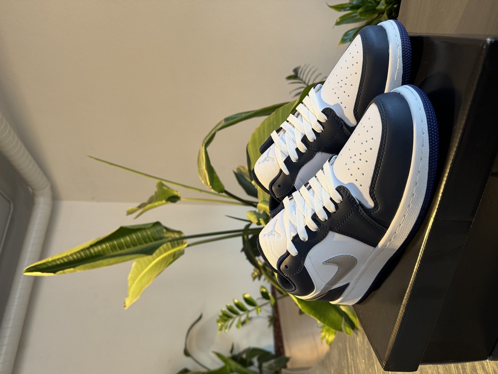 Air Jordan 1 Low Midnight Navy