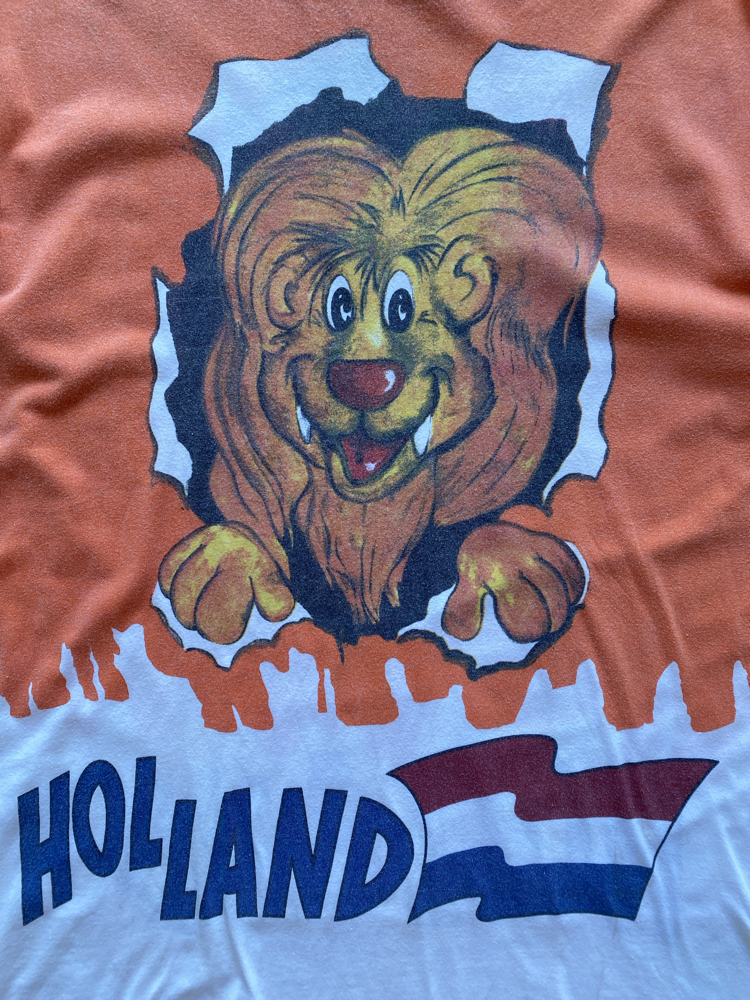 90’s Holland AOP Tee Large