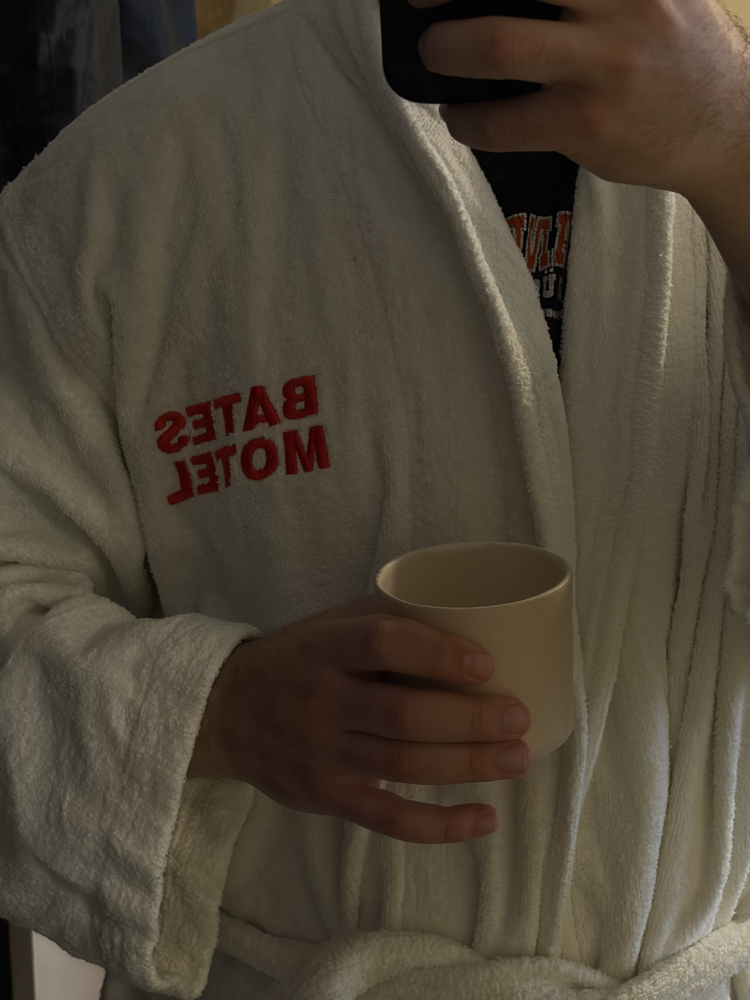 Alfred Hitchcock Psycho Bates Motel Robe