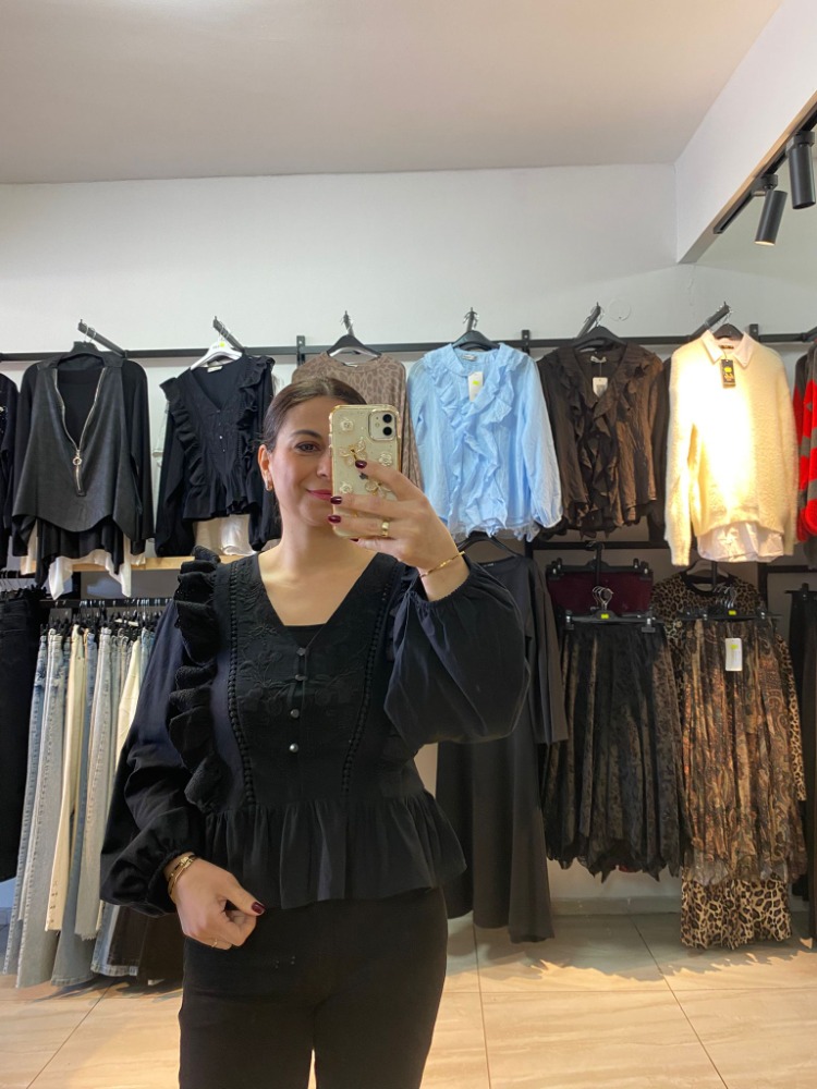 Siyah. Keten, fisto be nakış detaylı bluz