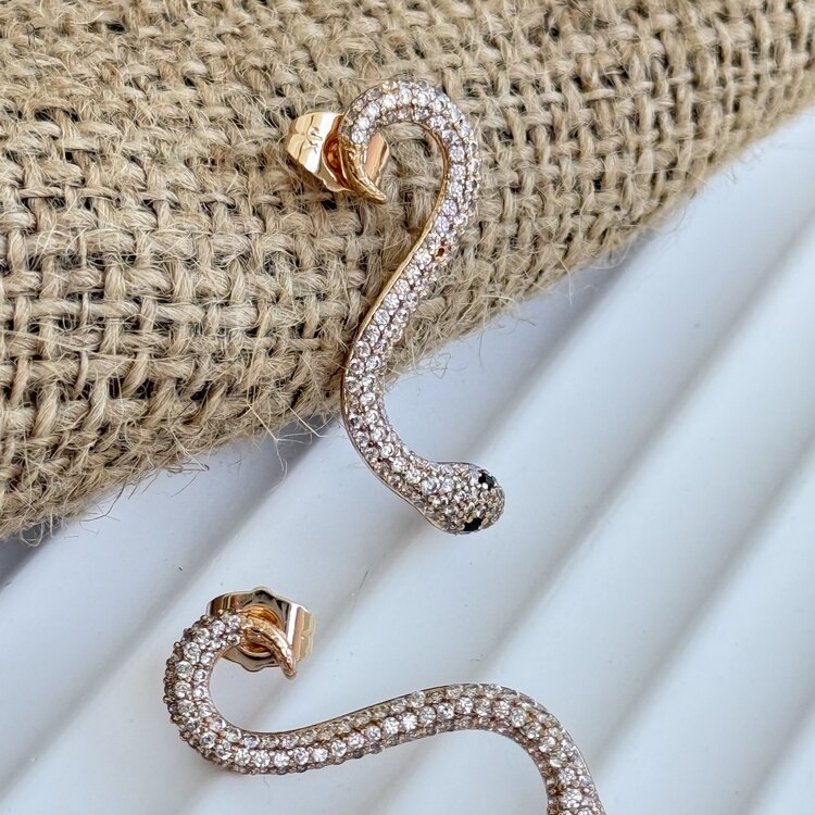 Snake küpe