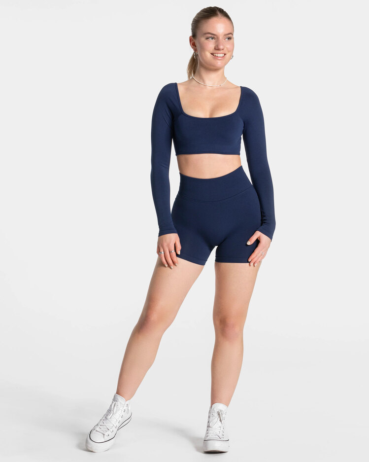 TV V MODEL MİNİ SHORT