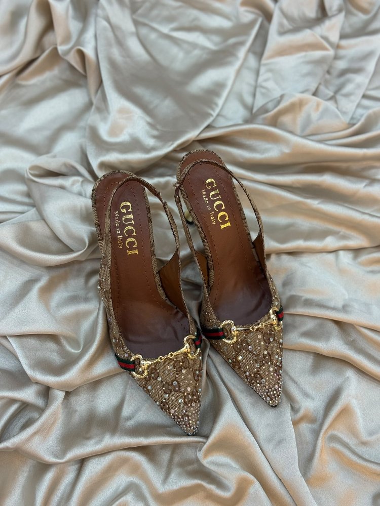 Gucci topuklu ayakkabı