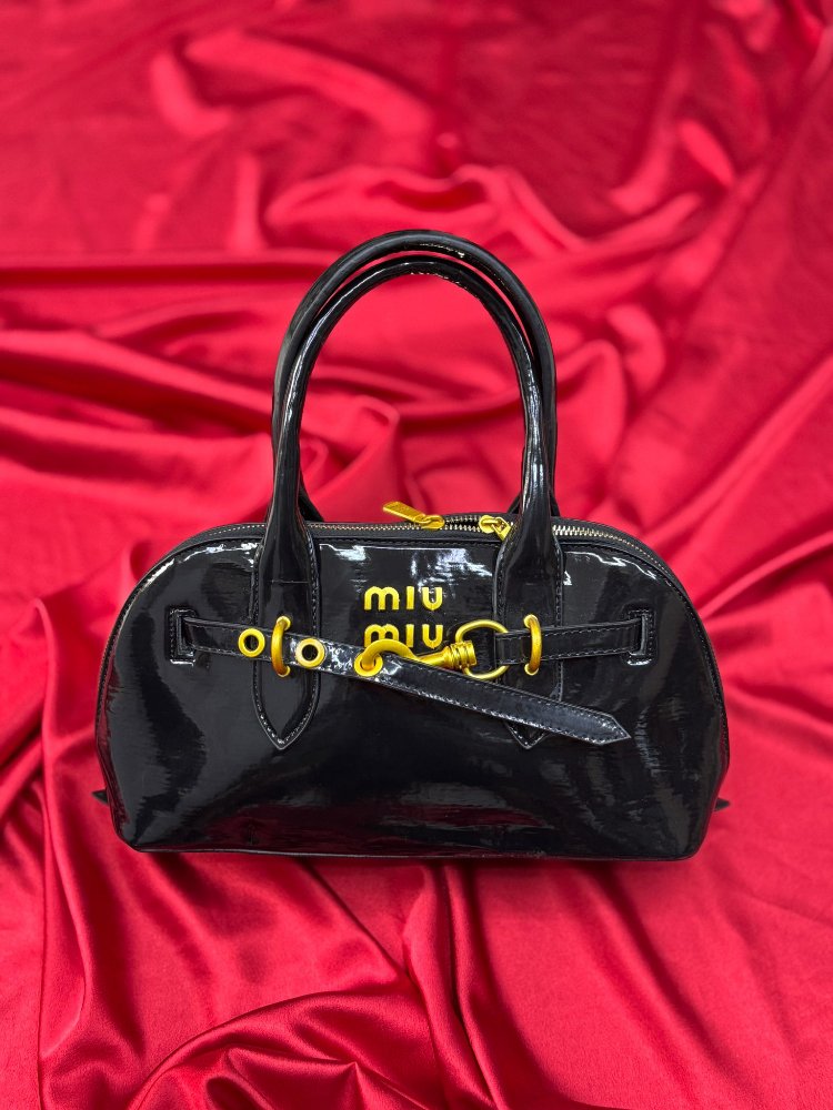 Miu Miu çanta 
