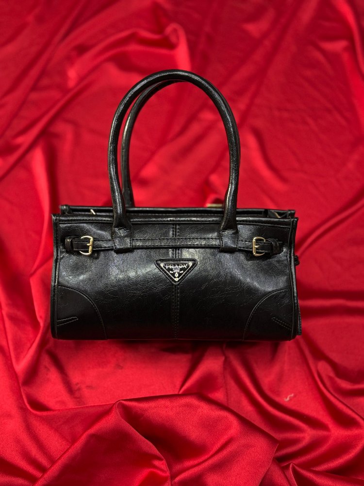Prada çanta