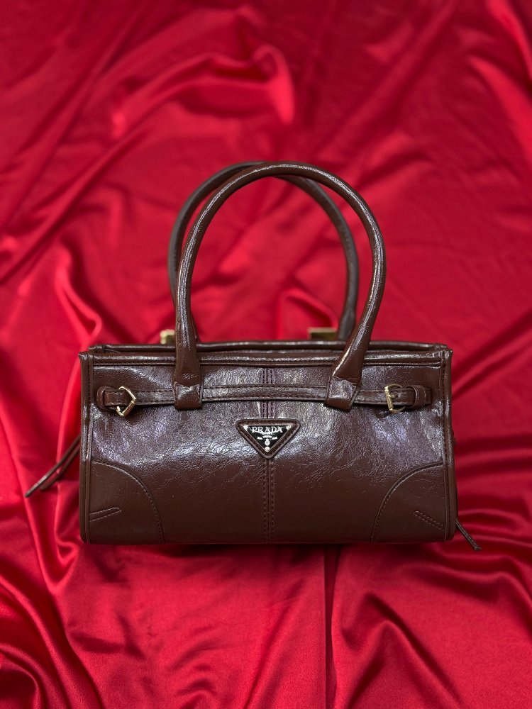 Prada çanta 