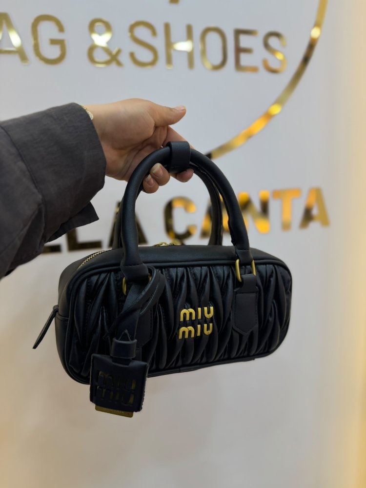 Miu Miu çanta 
