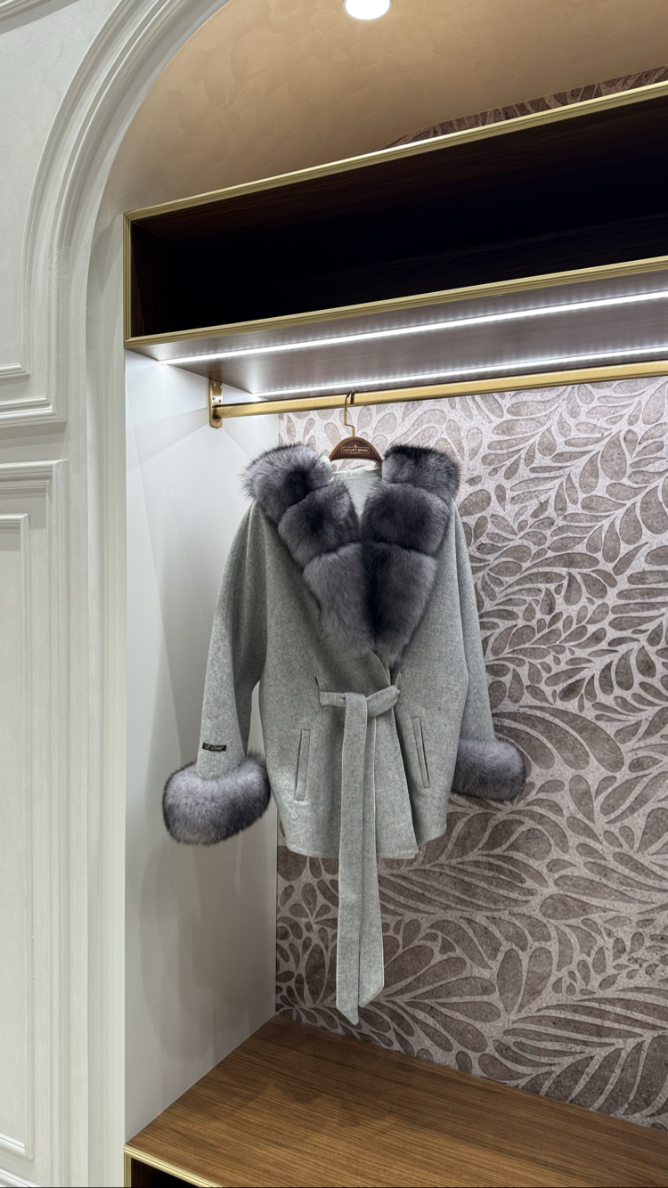 Andrea Fox Fur Caban Gris