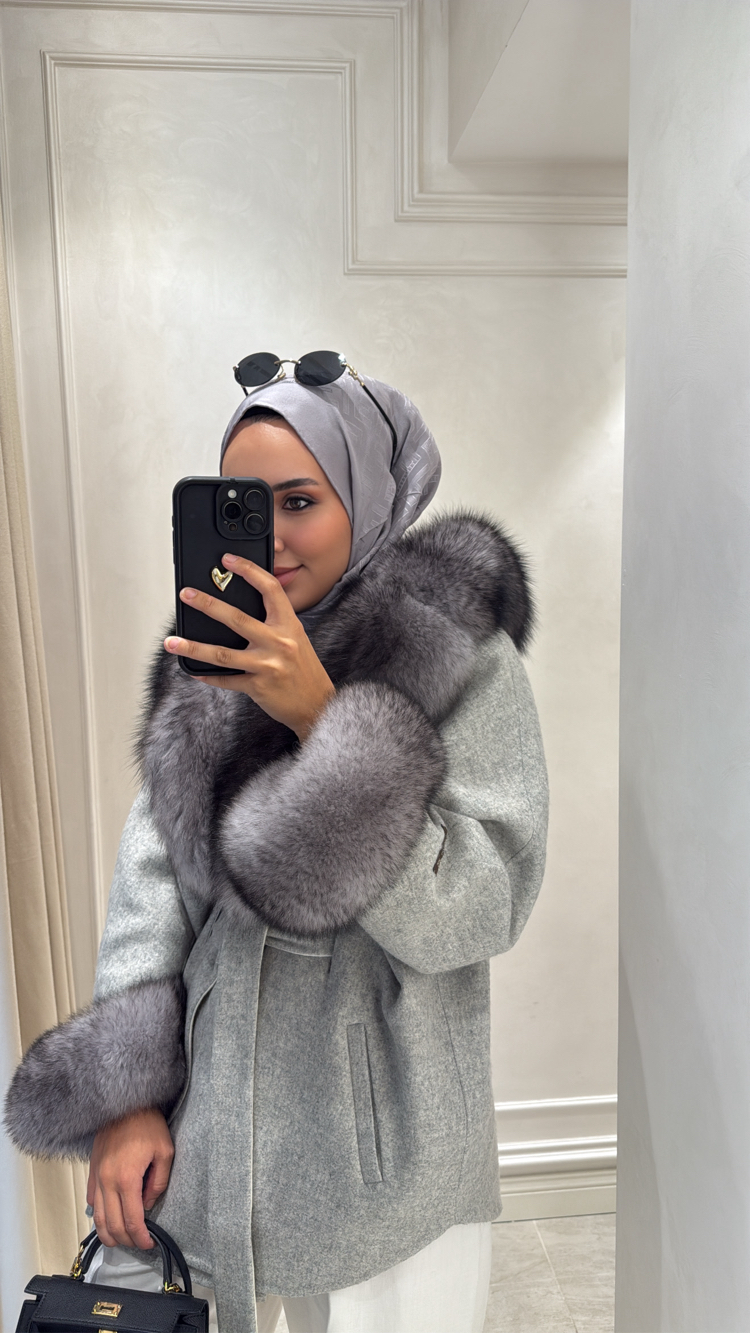 Andrea Fox Fur Caban Gris