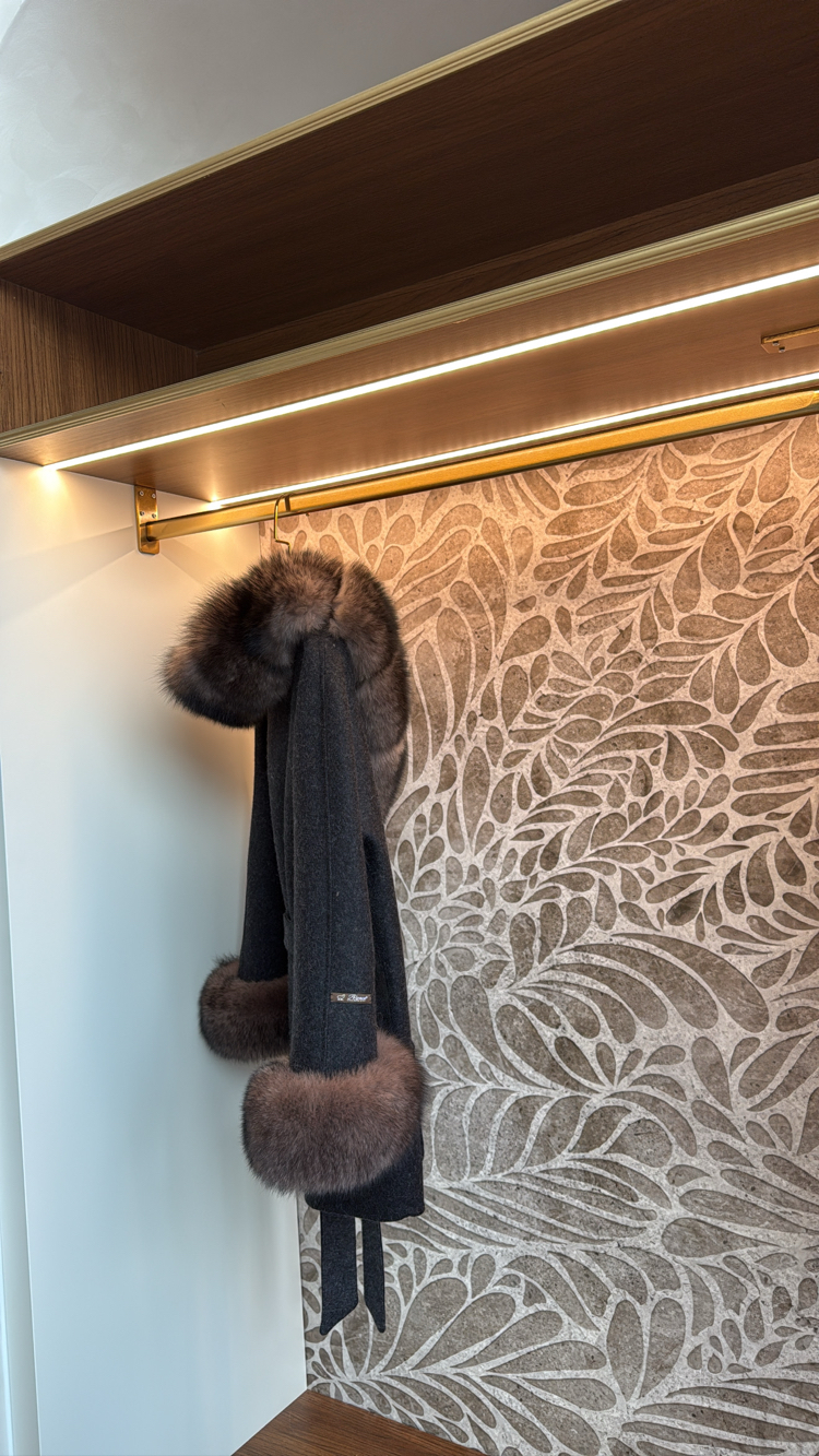 Andrea Fox Fur Caban Noir 
