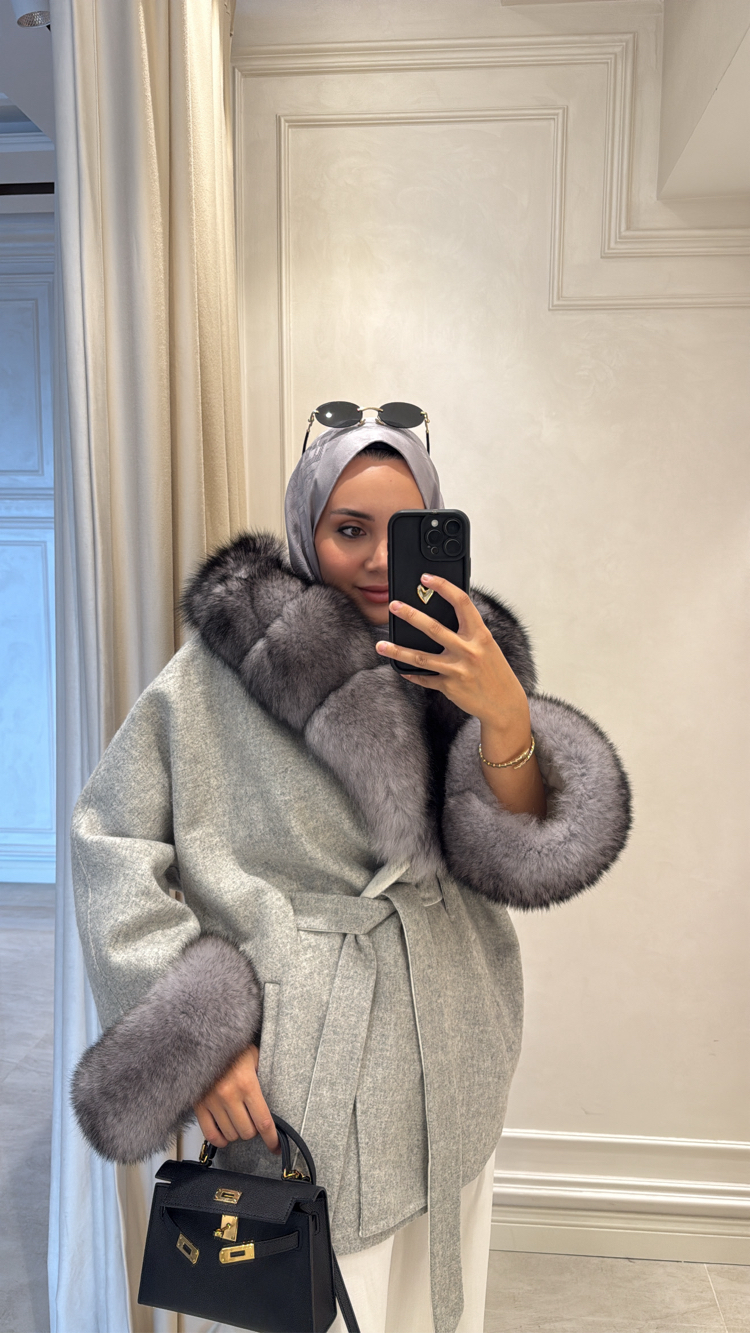 Andrea Fox Fur Caban Gris
