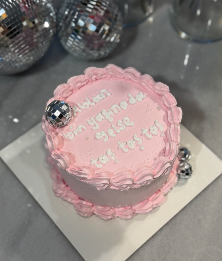 Pink vintage cake
