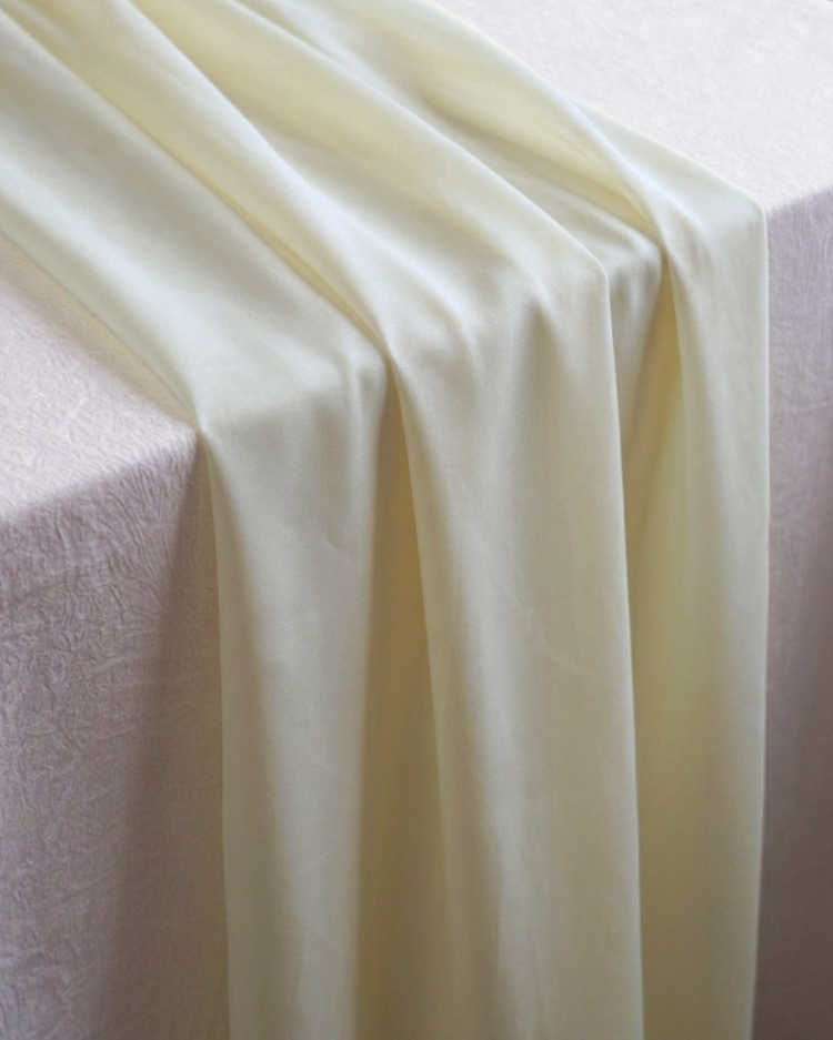 Pastel Sarı Şifon Runner - Bahar Konseptli Sofralar & Modern Davetler İçin Masa Örtüsü