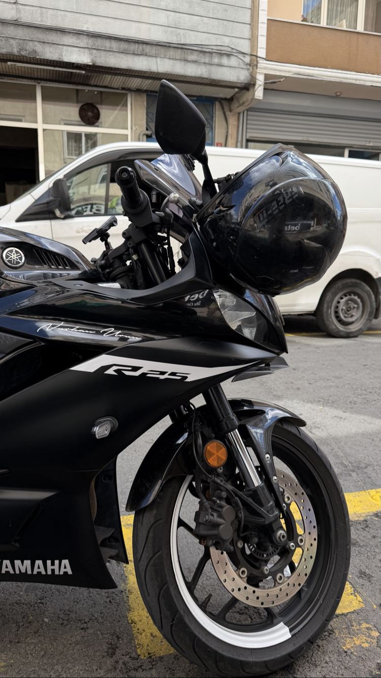 Yamaha R25 Sağ Sol Grenaj R25 Yazı Sticker Beyaz