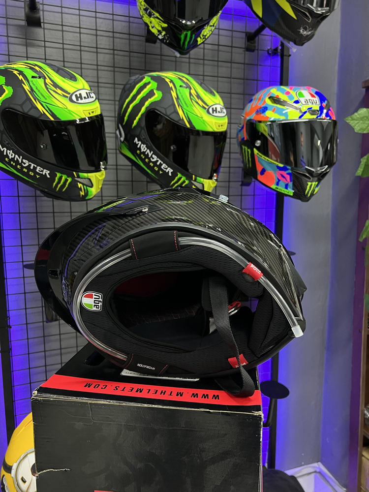 AGV PİSTA GP RR LİQUİD CARBON EDİTİON