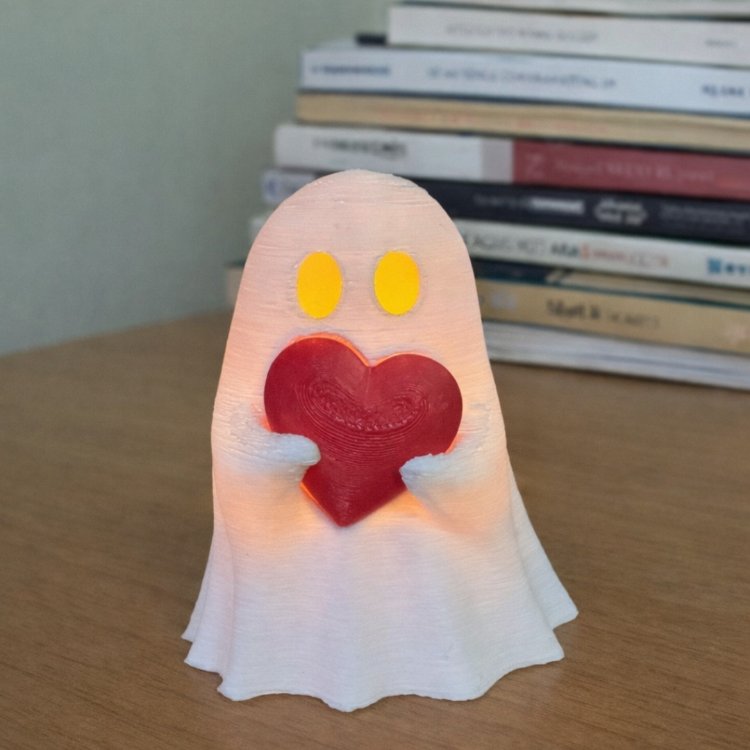 3D Işıklı Kalpli Hayalet