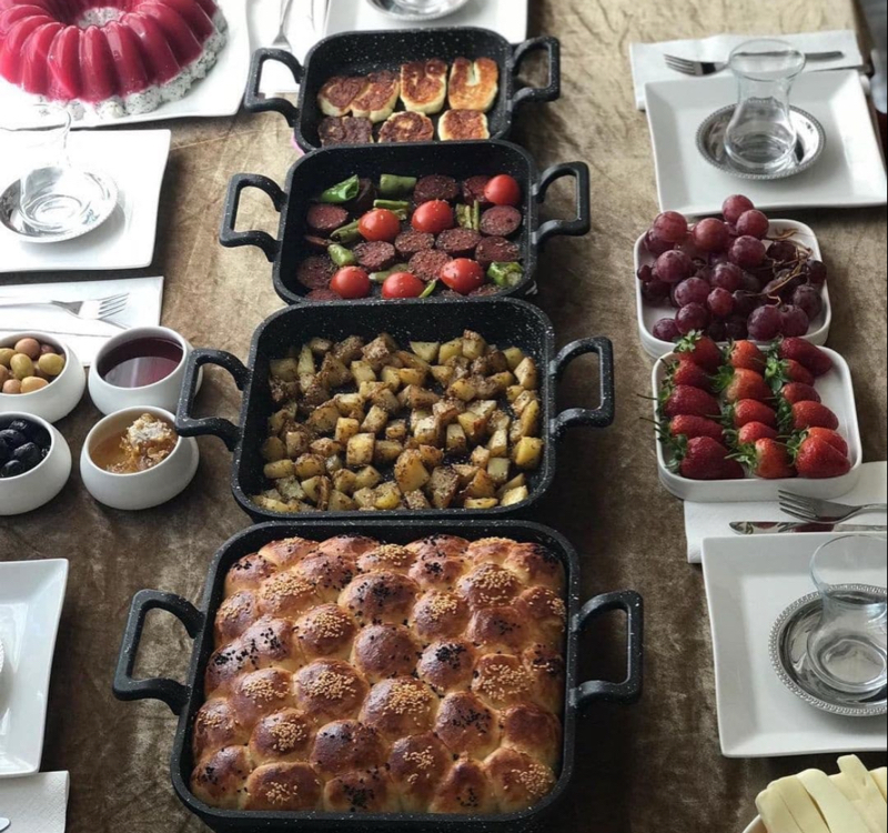 4 boy kare döküm sahan set
