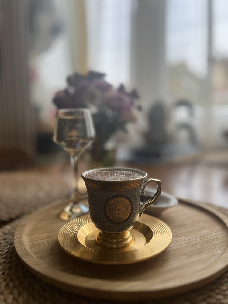 Pirinç detaylı 6 lı fincan takımı