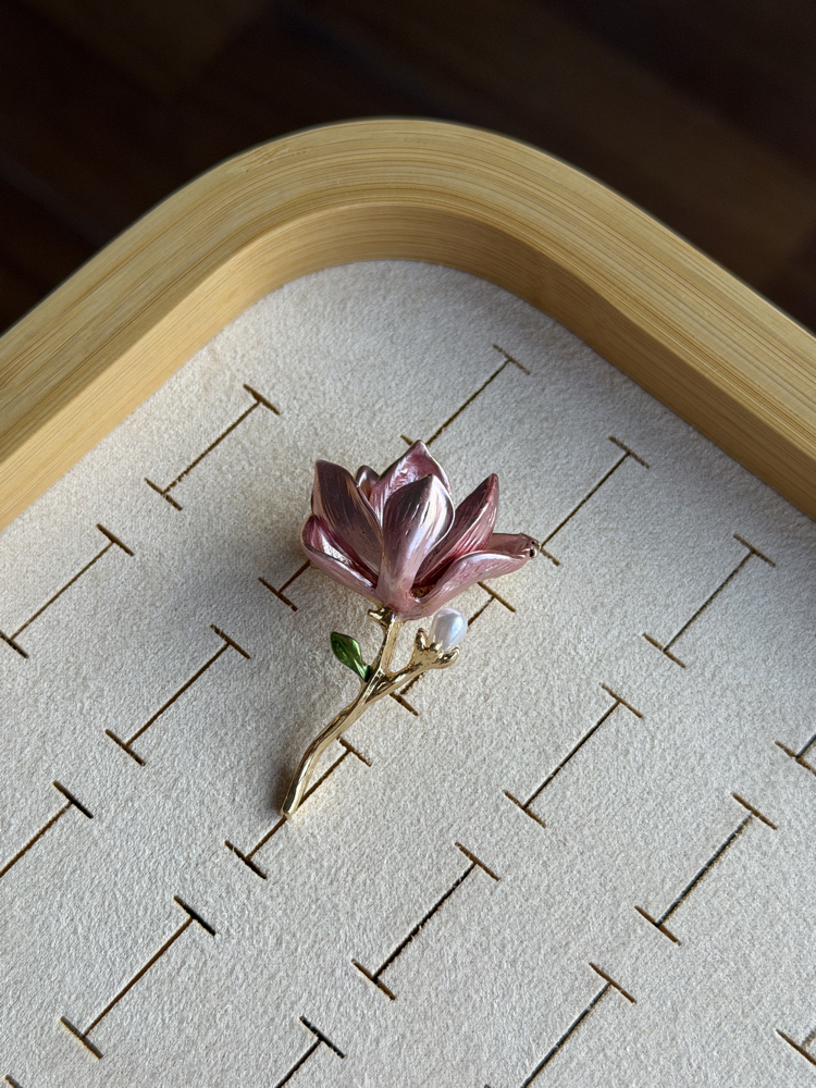 Pembe Lotus Broş