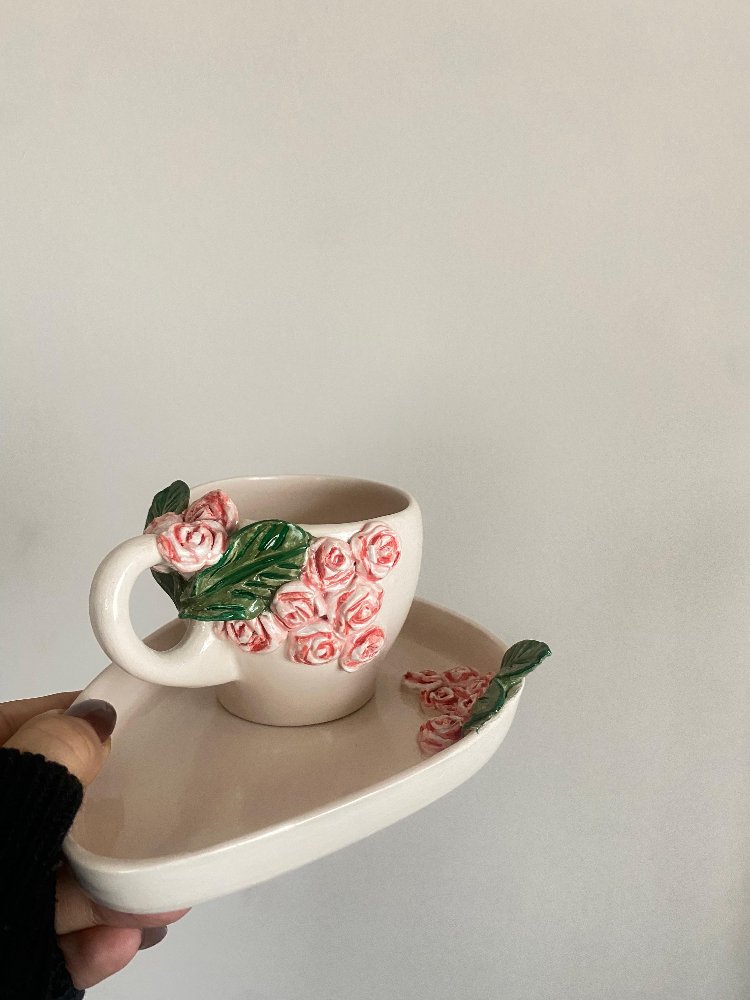 Gül Demetli iki parçalı ( tabağıyla) Fincan 