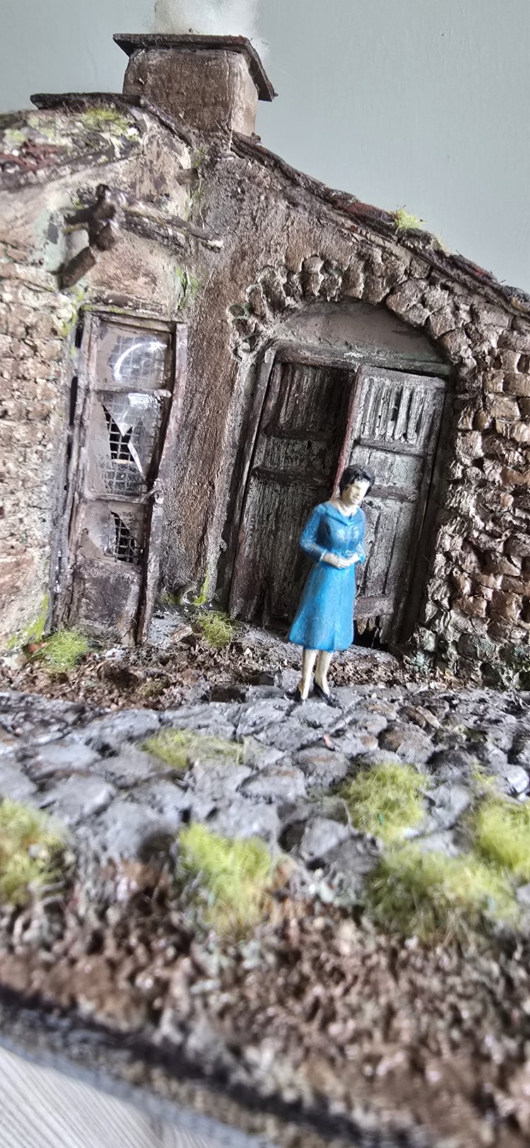 yıkık ev diorama