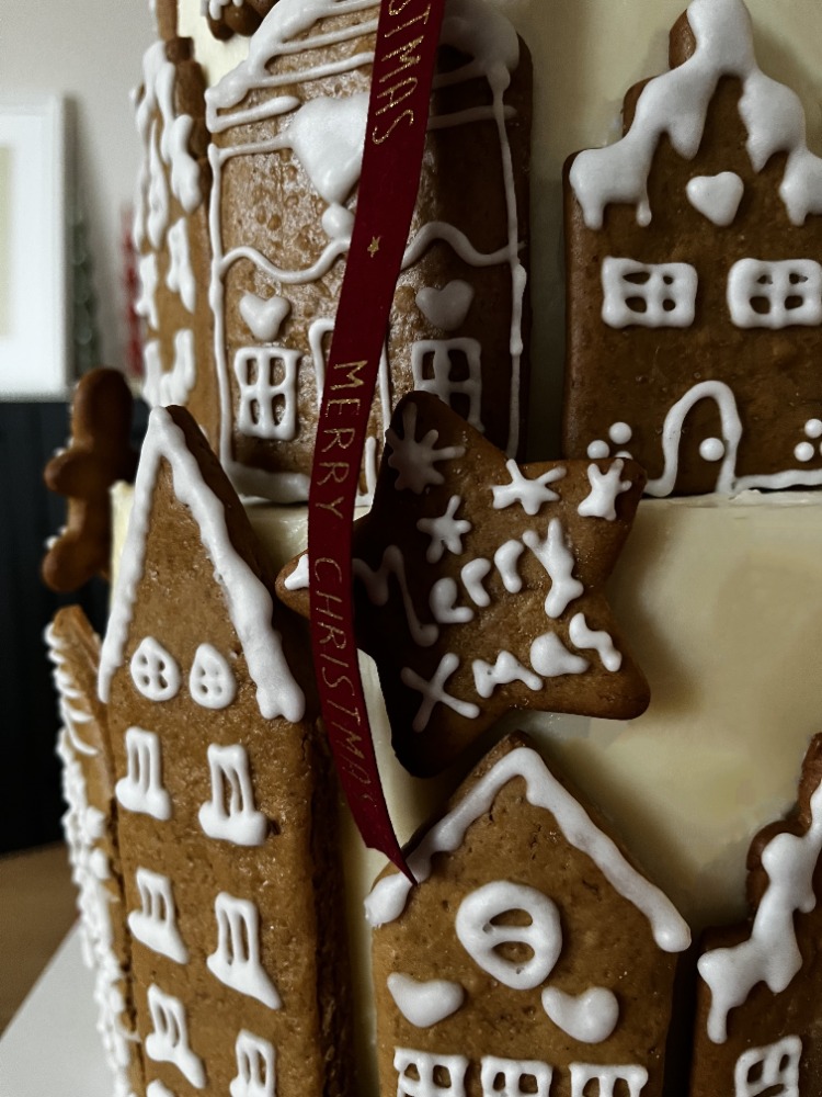New Year Gingerbread Cookies Cake (2 Tier)