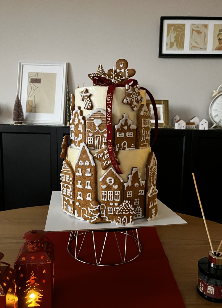 New Year Gingerbread Cookies Cake (2 Tier)