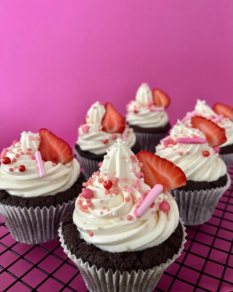 Strawberry Kiss Cupcake Pack