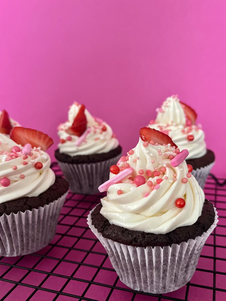 Strawberry Kiss Cupcake Pack
