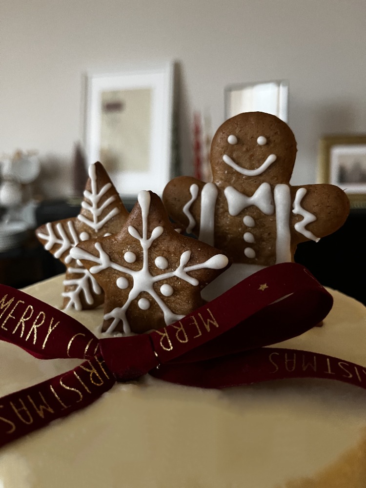 New Year Gingerbread Cookies Cake (2 Tier)