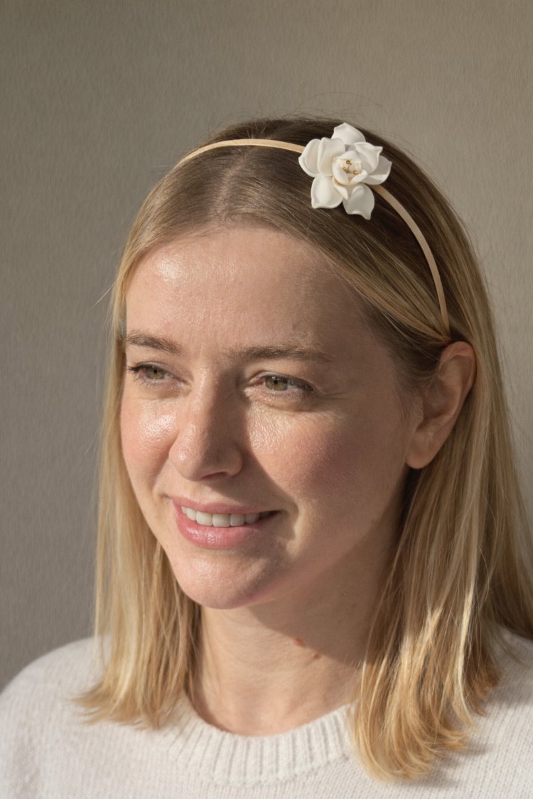 Tek Manolya Taç
