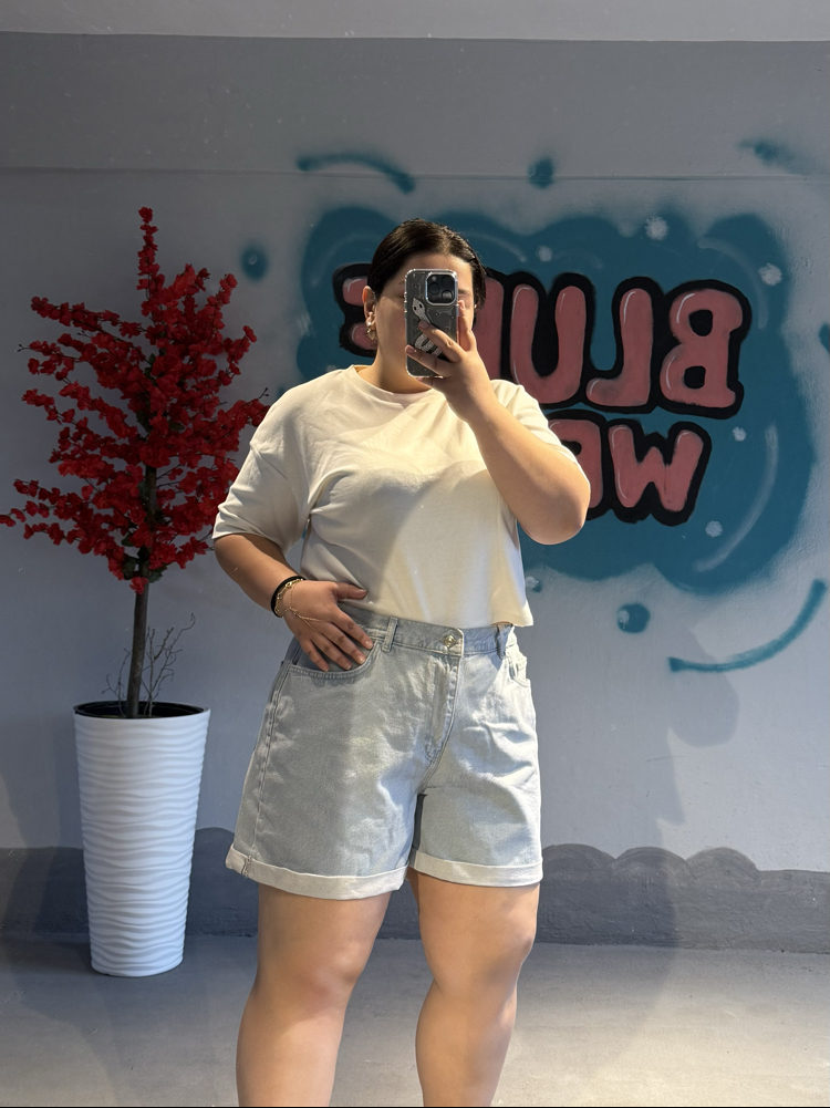 Buz Mavi Kısa Şort