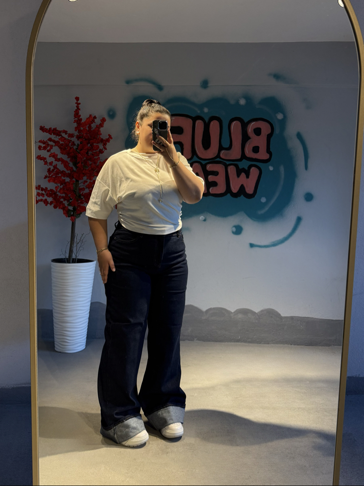 Koyu Mavi Paça Detaylı Pantolon