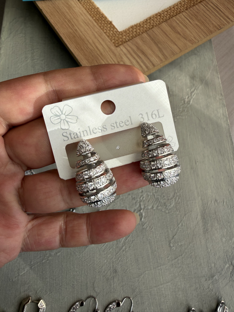 Zirkon Taşlı Spiral Damla Küpe (Botega)