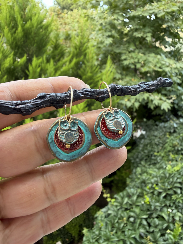 Yeşil Patineli Bordo Detaylı Baykuş Küpe