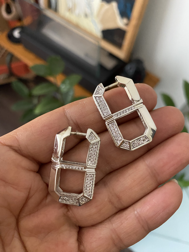 Taşlı Geometrik Vip Halka Küpe
