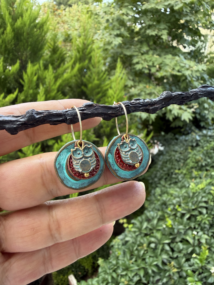Yeşil Patineli Bordo Detaylı Baykuş Küpe