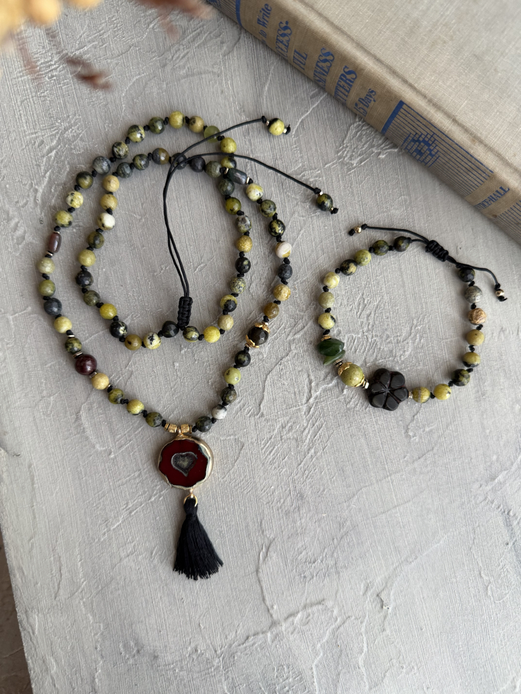 Serpentine & Lal (Garnet) Taşlı Püsküllü Doğal Taş Kolye ve Bileklik 