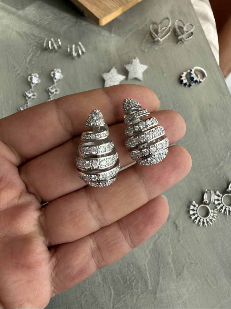 Zirkon Taşlı Spiral Damla Küpe (Botega)