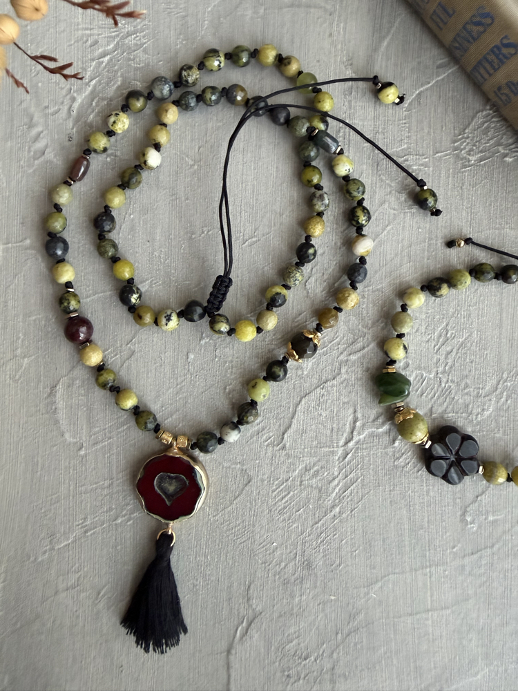 Serpentine & Lal (Garnet) Taşlı Püsküllü Doğal Taş Kolye ve Bileklik 