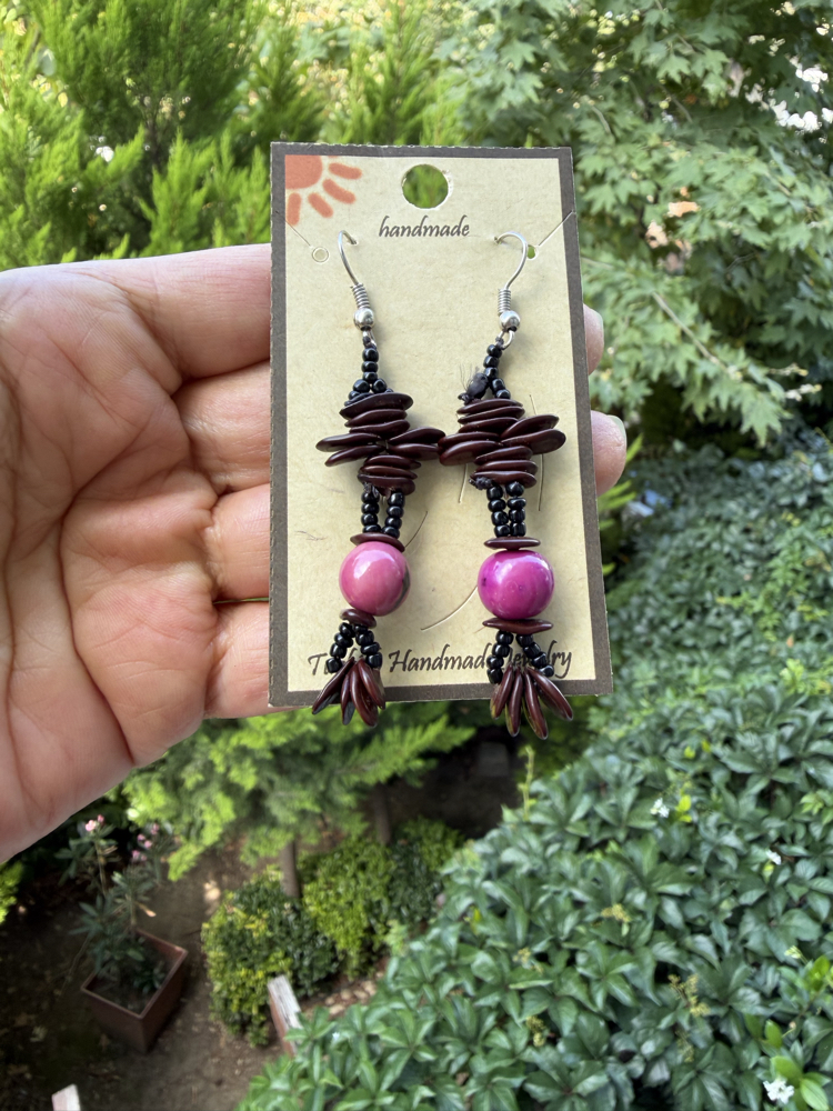 Pembe Ahşap Boncuklu Palmiye Çekirdeği Küpe