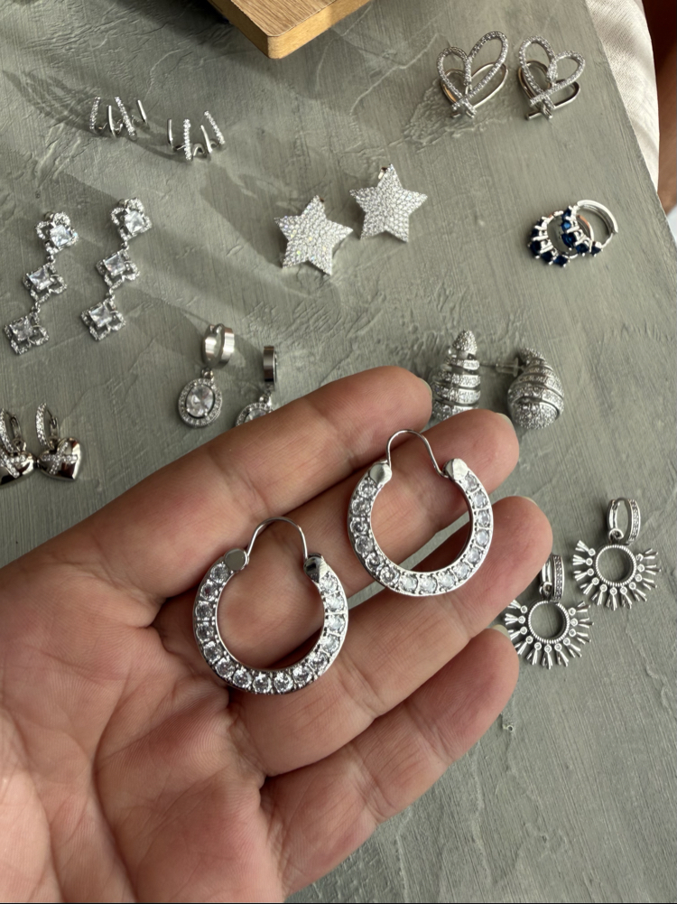 Xuping Zirkon Taş Sıralı Halka Küpe