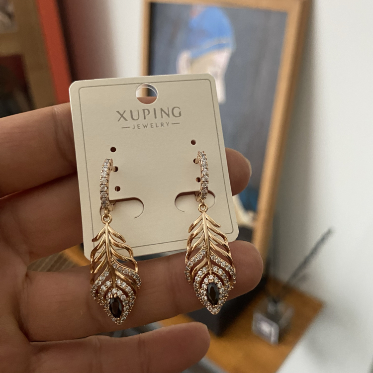 Xuping Çelik Tüy Küpe