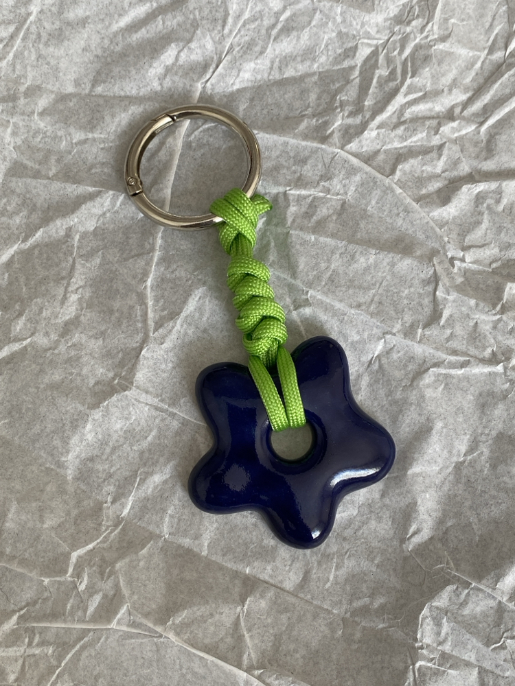 boiler charm (navy)
