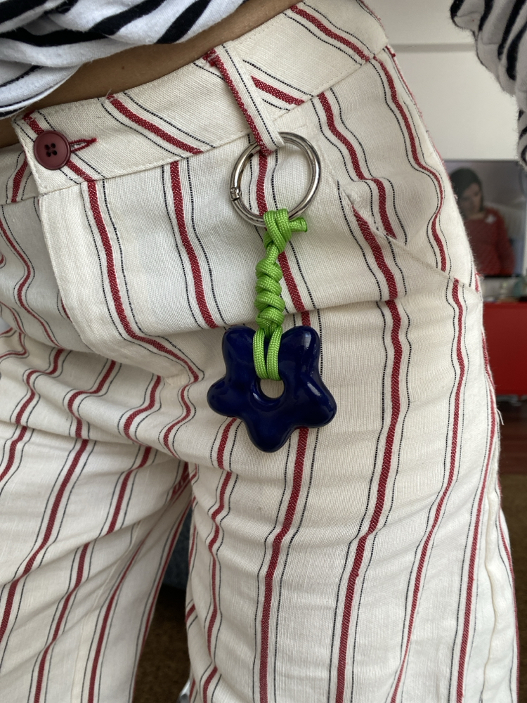 boiler charm (navy)